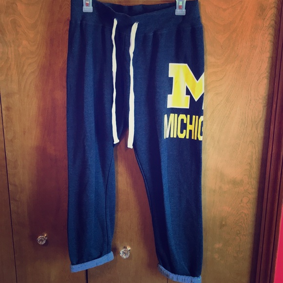 Pants - Women’s Cropped Michigan Sweatpants